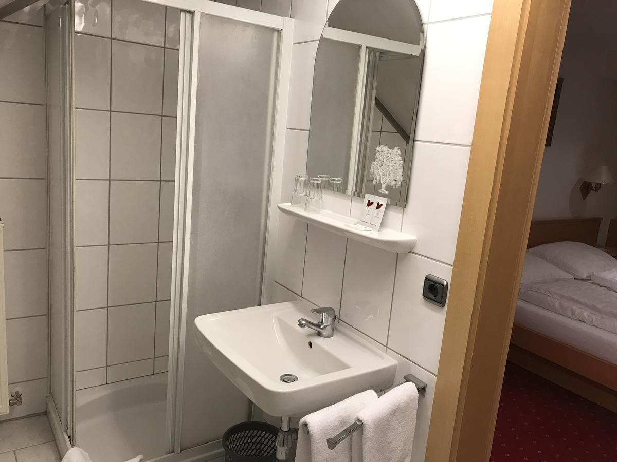 Gasthof "Zur Kanne" Markt Sankt Florian Bagian luar foto