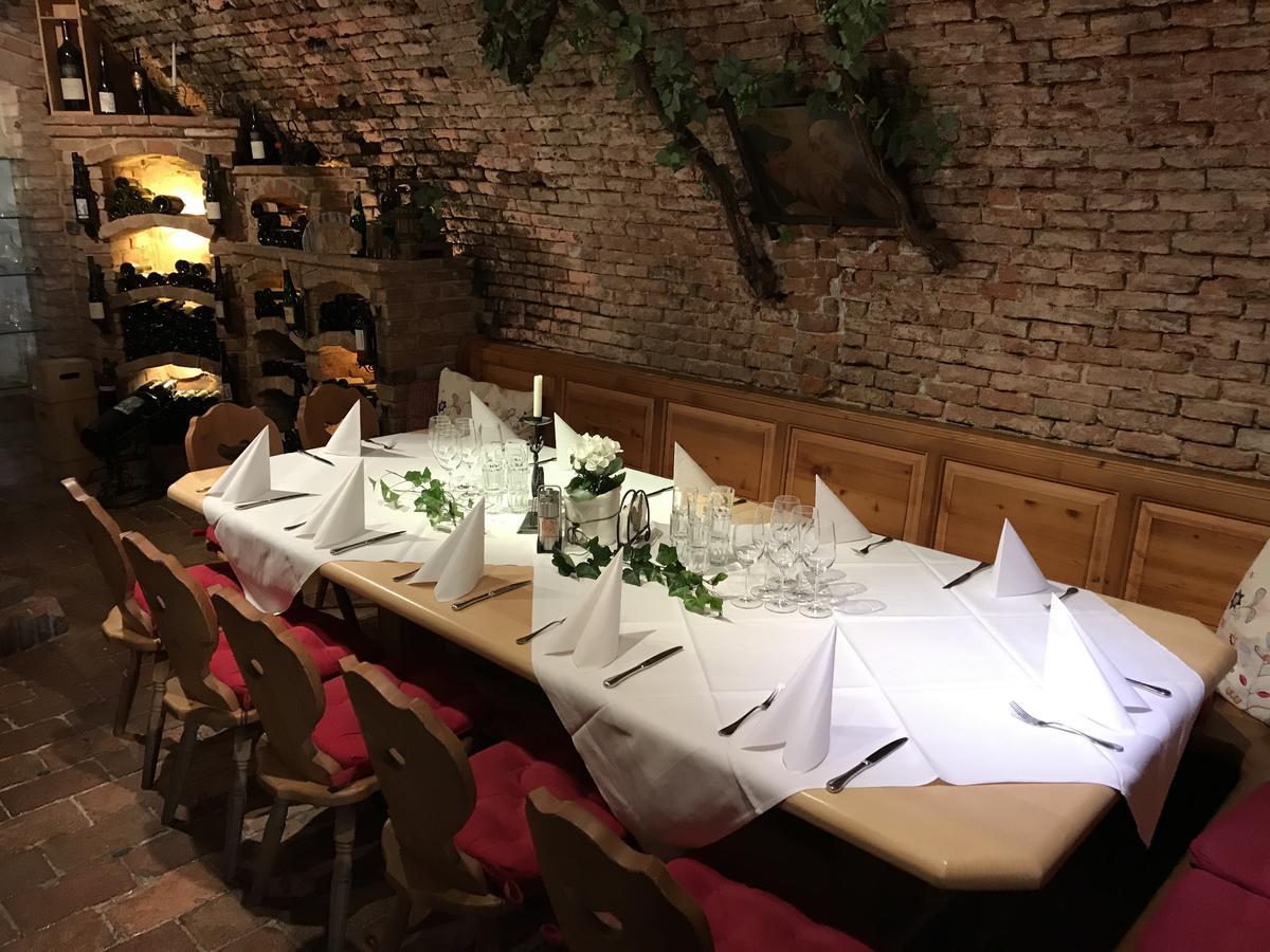 Gasthof "Zur Kanne" Markt Sankt Florian Bagian luar foto